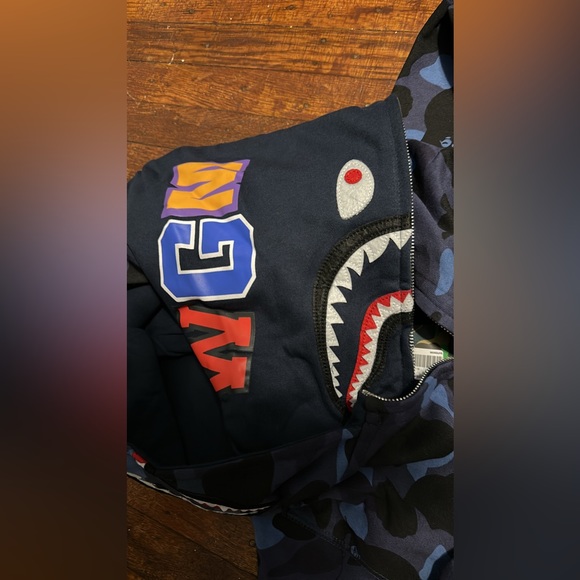 Bape - Picture 7 of 11